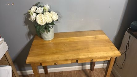 Kids desk