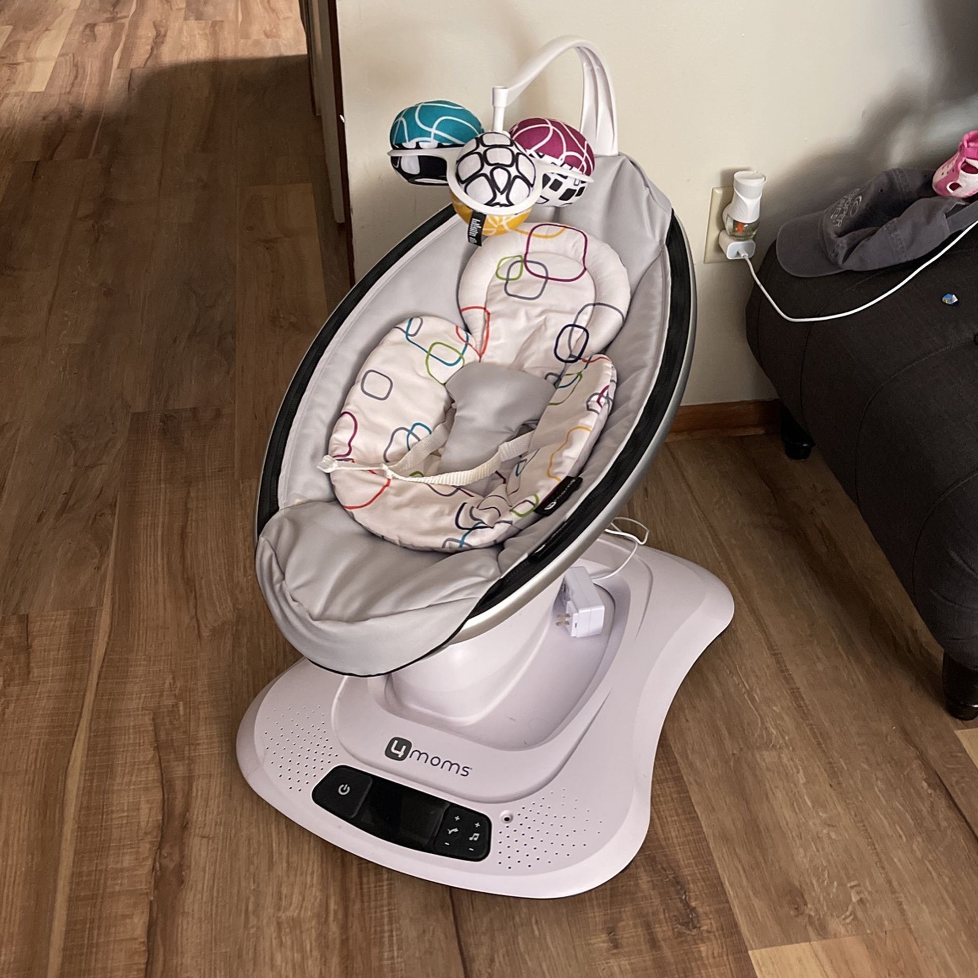 4moms Momaroo 4 w/ Safety Strap