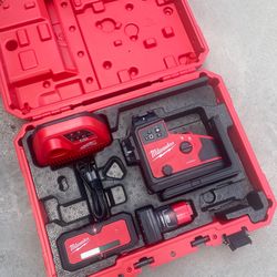 Milwaukee M12 12-Volt Lithium-ion Cordless 125 ft. Green 360 Degree 3-Plane Laser Level Kit w/ Automatic Alignment & Receiver  $949