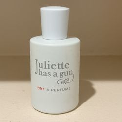 Juliet Has A Gun Perfume 