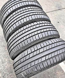 225/60/17 Michelin 📍📍 Vendo un set de llantas con 80% de vida las 4 📍🌟