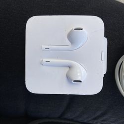Apple Wire Head Phones + Plus Chargers 