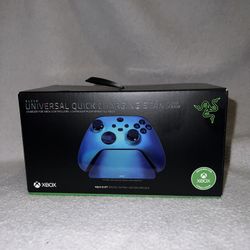 Razer Universal Quick Charging Stand for Xbox Series X, Series S (Aqua Shift)