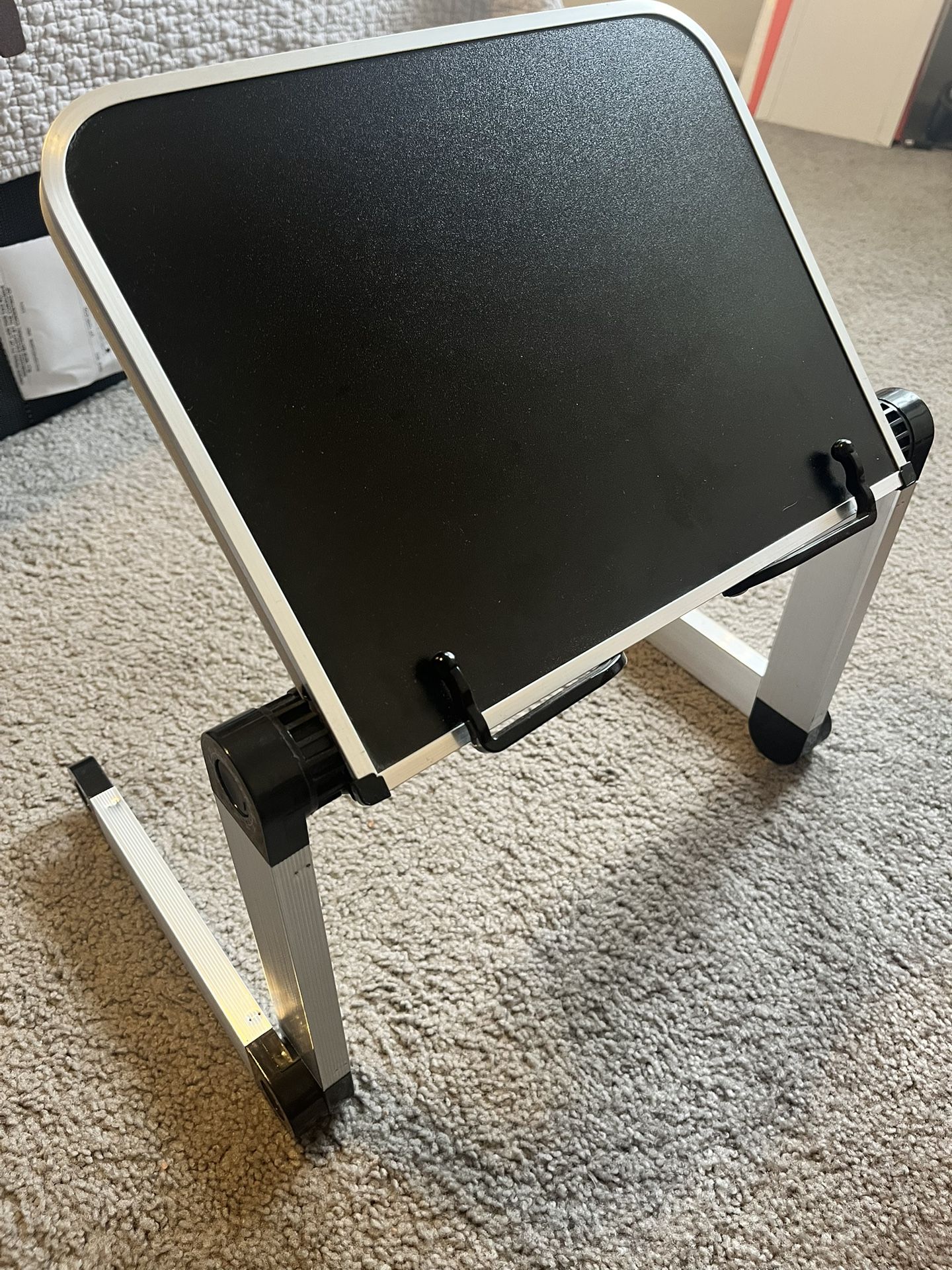 Book/Laptop/iPad Stand
