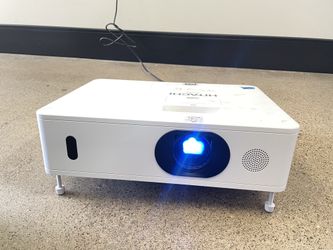 Hitachi 5000 Lumens HDMI Video Projector