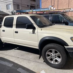 2002 Toyota Tacoma pre-runner