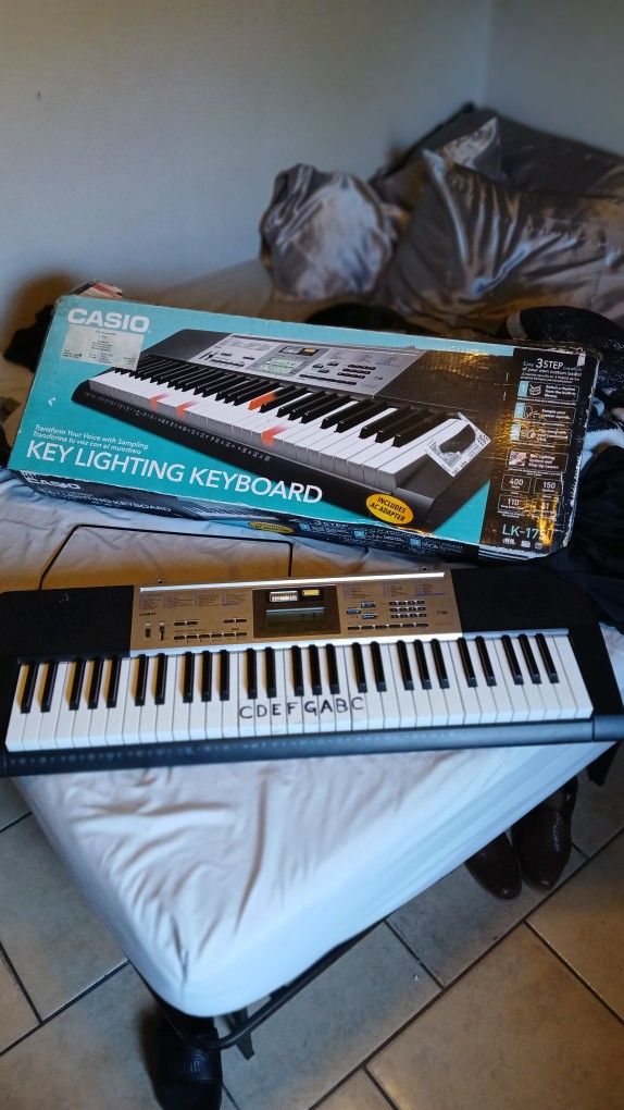 Casio LK-175 Lighted Keys Portable Keyboard Level 2