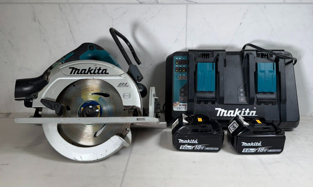 Makita XSH06PT Brushless Cordless 7-1/4" Circular Saw Kit – Tested (A1G010497)