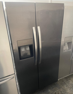 Deal: Frigidaire SxS Fridge – Ice/Water, Clean, Ready Now