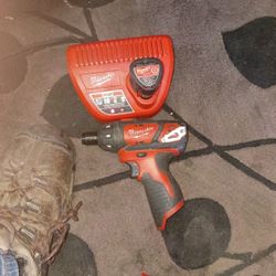 (Must Sell ASAP) MILWAUKEE M12 DRILL COMBO