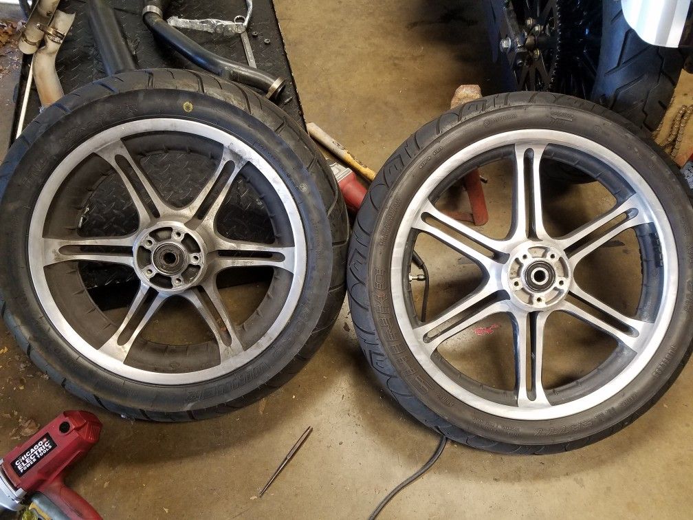 Harley Davidson Custom Wheels for Dynas or Baggers