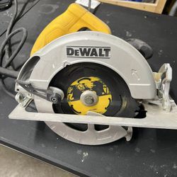 Dewalt Circular Saw