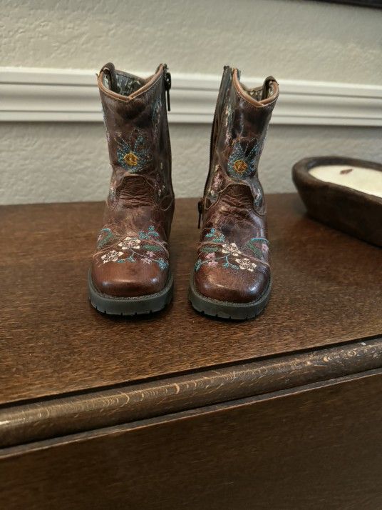 Shyanne Toddler Cowgirl Boots Size 6 – Brown Leather – Floral Embroidery 🤎👢