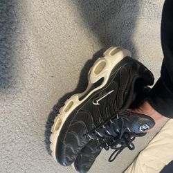 Airmax Women’s 10 Mens 8.5