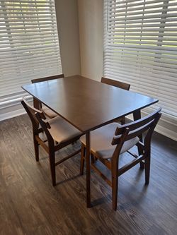 Malaysian Dining Room Table & 4 Chairs – 47” x 29.5” – Vintage style Dining Set