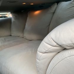 Couch $99 🎈🎁🛋 Like New,  Picture, Frame 🖼 Or Coffee Table For Free. Sofa, Furniture, House And Living Room Furniture, Office Furniture, Loveseat.