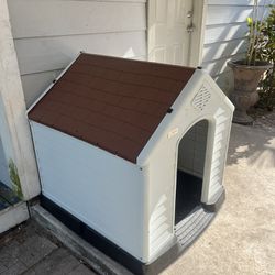 large dog house great condition 