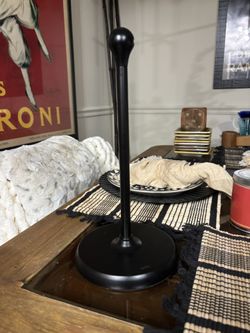 Brand New Homegoods Umbra Black Metal Paper Towel Holder