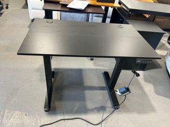 (Small Damage) Electric Standing Desk 40” x 24”