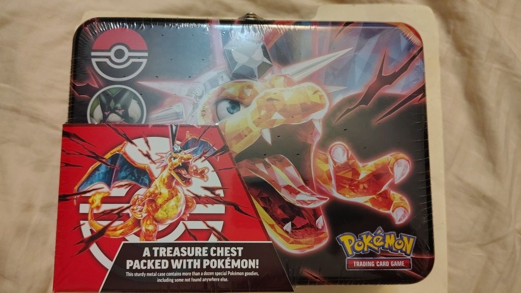 Sealed New Pokémon Charizard Collector Chest Pokemon TCG