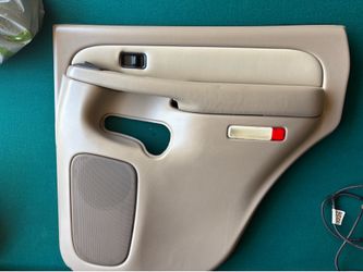 YUKON DENALI DOOR PANEL $40