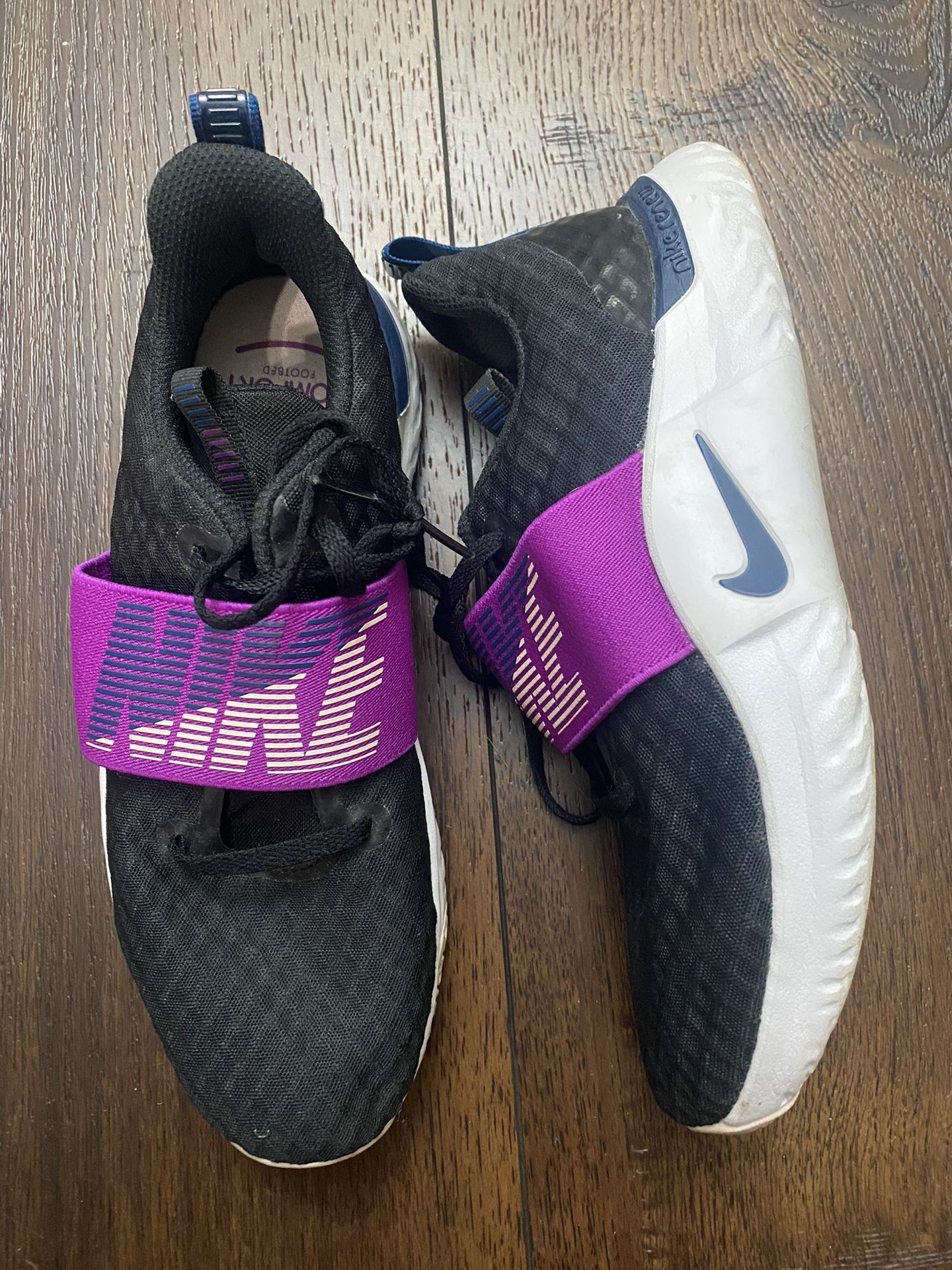 Womans Black And Purple Nike Comfort Shoes Size 7.5