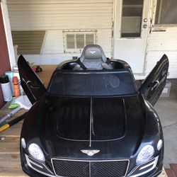 Kids Ride On Bentley Car (Used) w/ NEW Battery! 