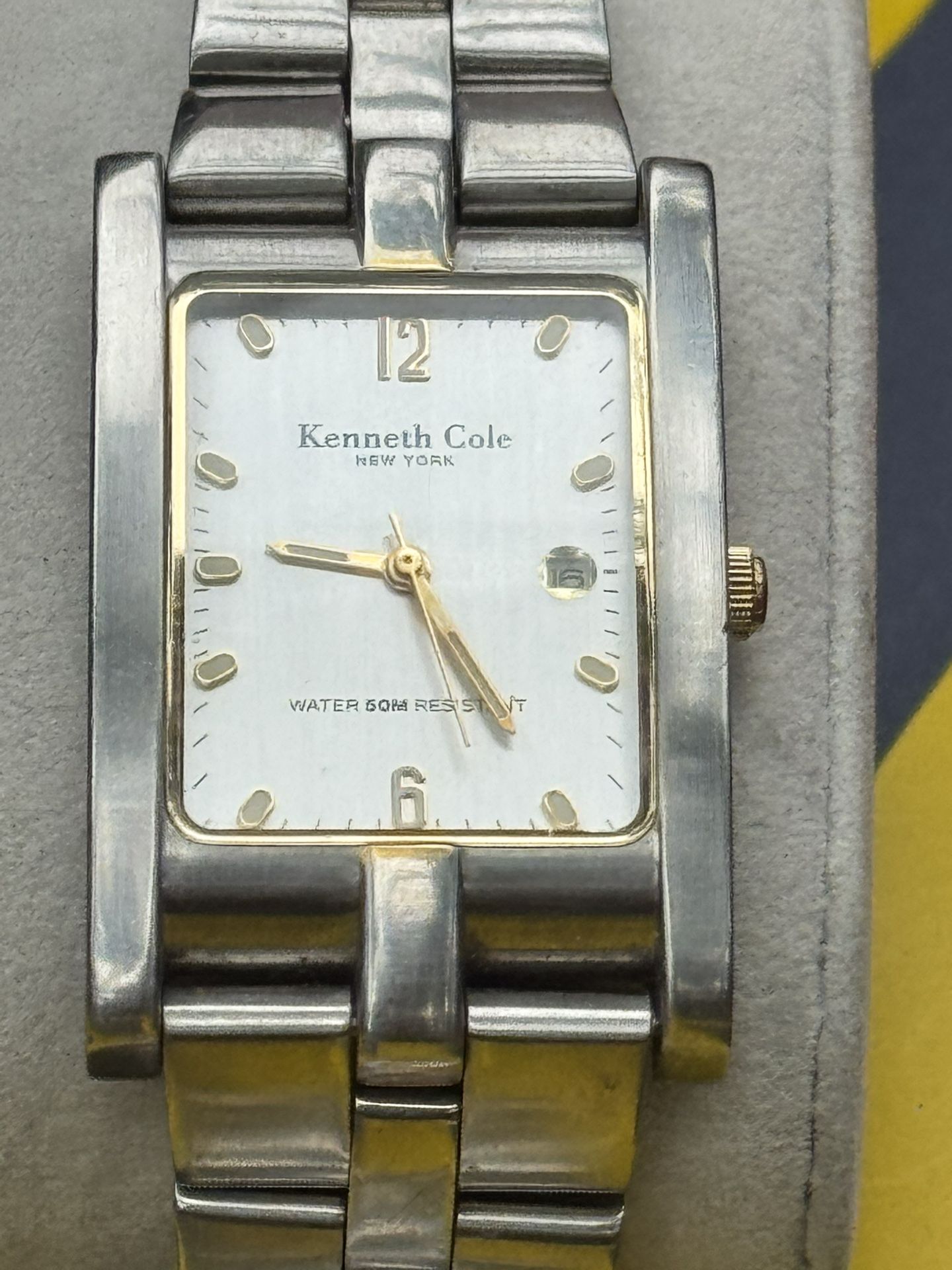 Kenneth Cole 50 Meters Men’s Watch 30 Mm