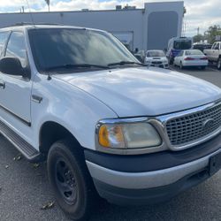 1999 Ford Expedition. 