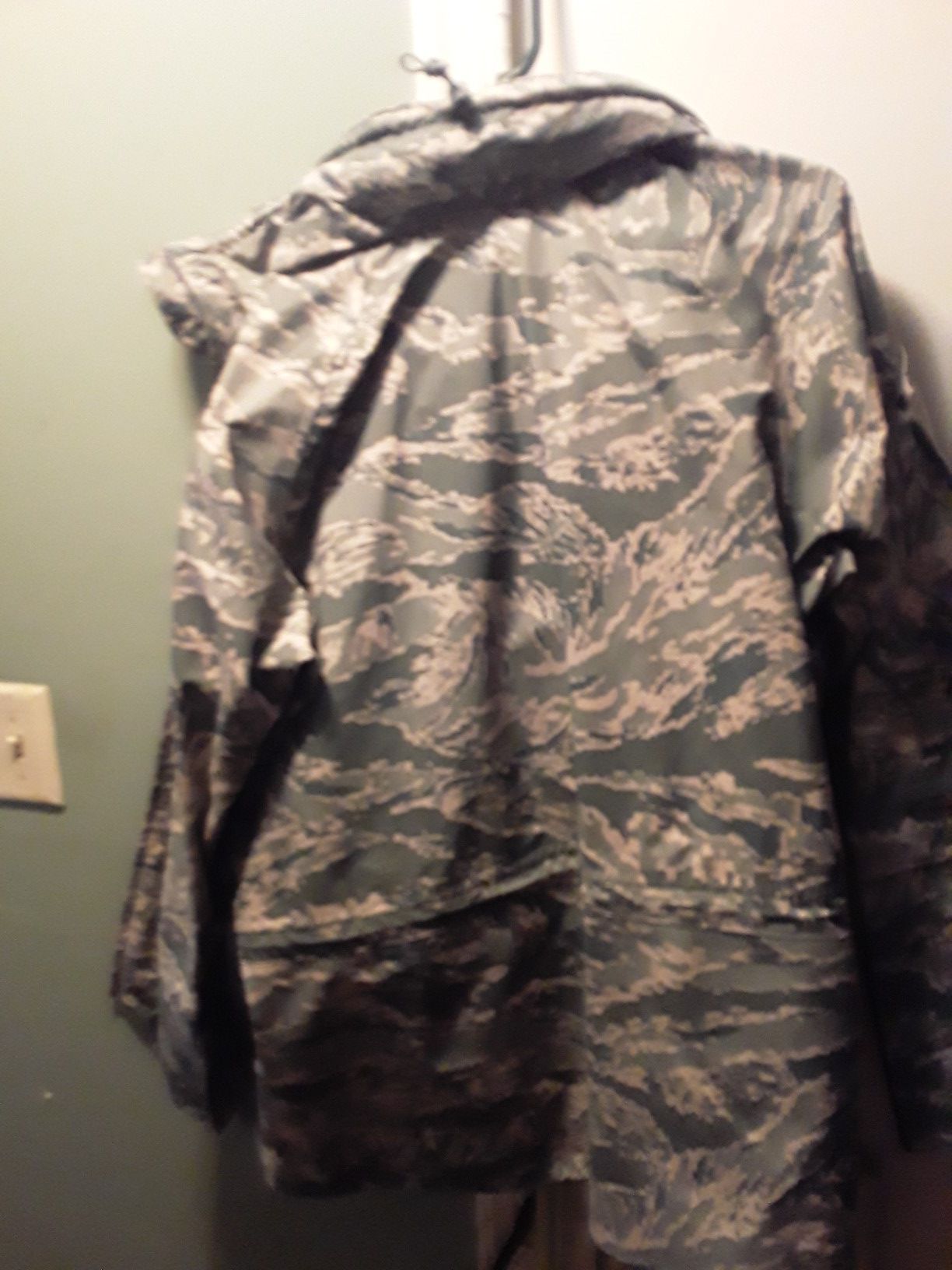 Army rain gear medium