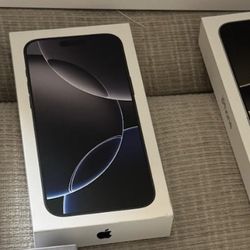 Three iPhone 16 Pro Max 