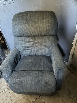 FREE La Z Boy Recliner