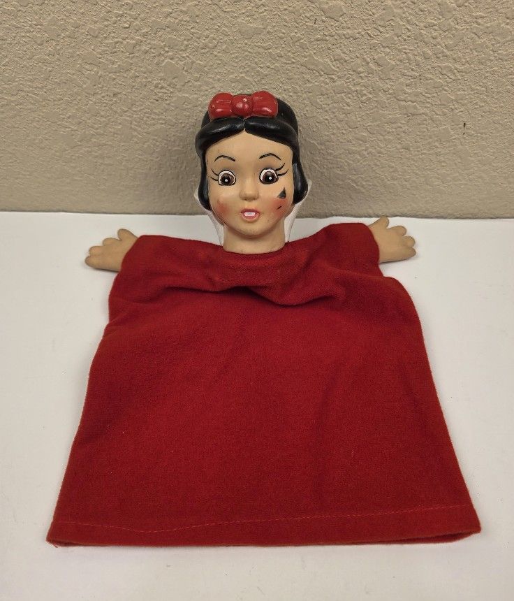 Vintage 1960's Snow White Hand Puppet Plastic Head & Hands & Cloth Body 