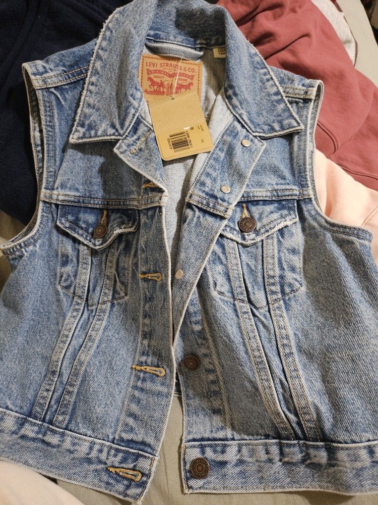 Women's Levi's Trucker Vest 100% Cotton