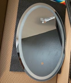 Lighted mirror  / espejo con luces