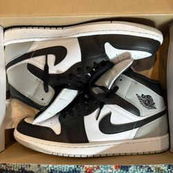 Jordan 1s Size 11 Like New