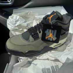 Undefeated Jordan 4