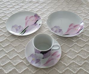MIKASA DINNERWARE-VOGUE L1052-4 PIECE SET-SALAD PLATE, TEA CUP, SAUCER & BOWL