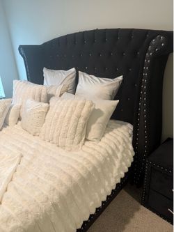 Queen bedroom set $1500 or best offer