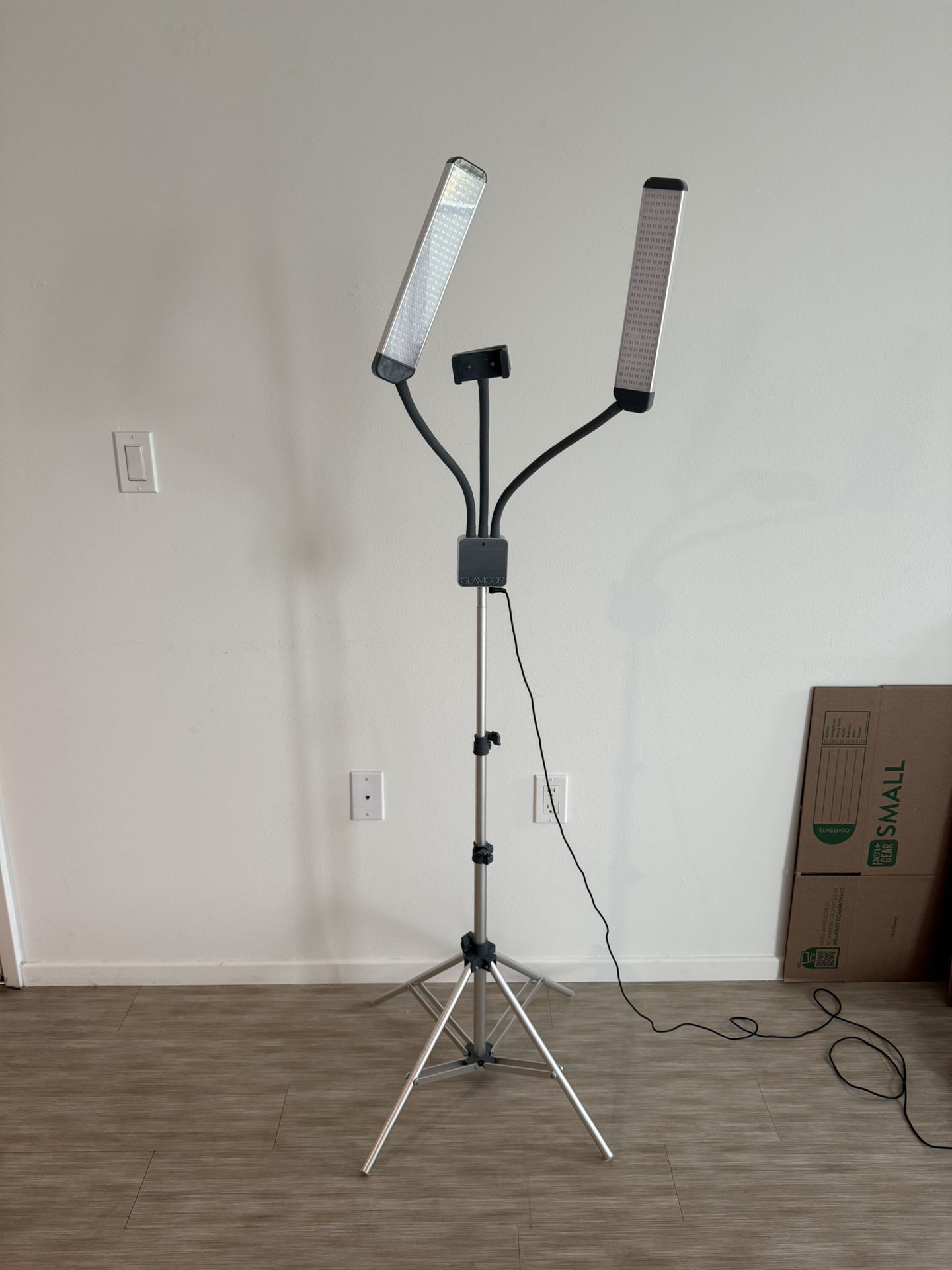 Glamcor Light