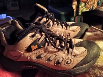 Like New Merrell Women's shoes size 9