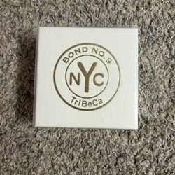 Bond No. 9 Tribeca (50ml / 1.7 fl oz) ✨ A vibrant, modern scent capturing the energy of NYC. 📦 Brand new – sealed, never opened. 💎 Size: 50ml / 1.7 