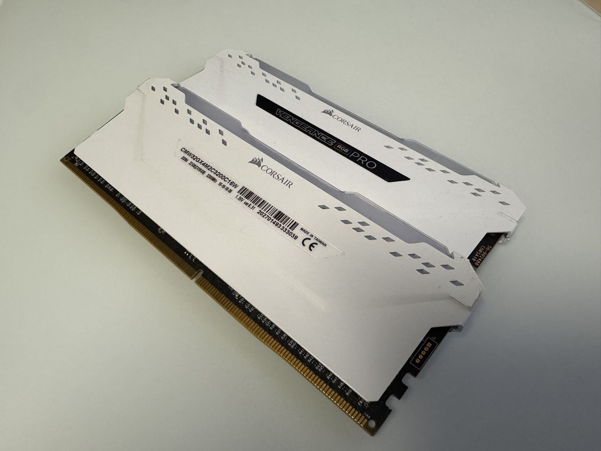 Corsair Vengeance RGB Pro (2x16GB) DDR4 3200 CL16