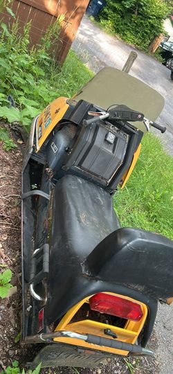 Skido snowmobile
