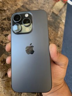 iPhone 15 carrier unlocked