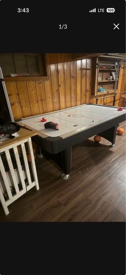 Air Hockey Table
