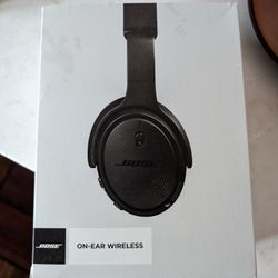 NEW IN BOX Bose On ear wireless headphones, NOT NOISE CANCELLING