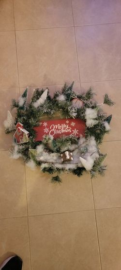 New Christmas Wreath Santas Ski Lodge