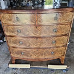 Antique chest of Drawers