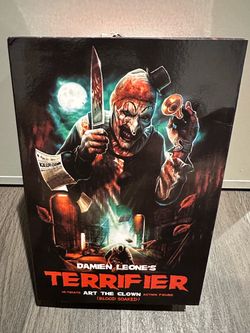 Ultimate Terrifier - Art The Clown Blood Soaked Figure